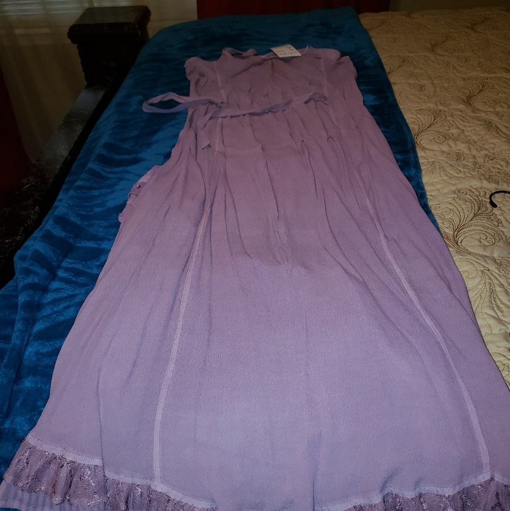Dress - Picture 2 of 4